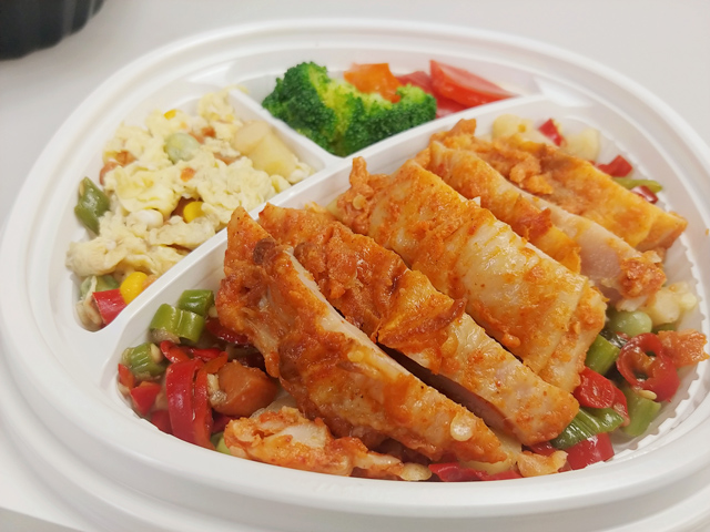  奥尔良鸡腿盖浇饭 